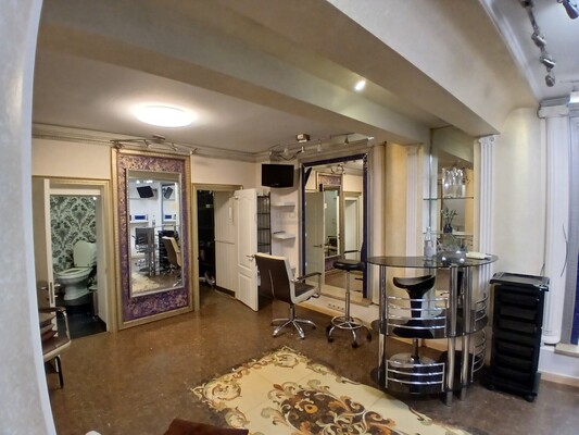 Продам коммерческое помещение 42,4 м2, Кутузовский пр-кт, 19, Москва г