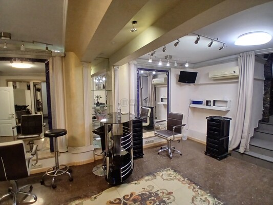 Продам коммерческое помещение 42,4 м2, Кутузовский пр-кт, 19, Москва г