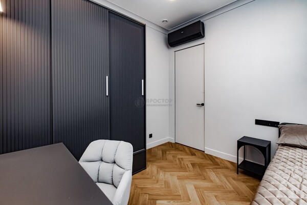 Продам трехкомнатную (3-комн.) квартиру, Шмитовский проезд, 39к6, Москва г