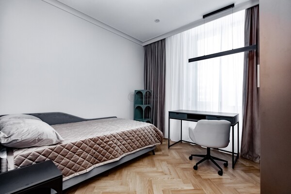 Продам трехкомнатную (3-комн.) квартиру, Шмитовский проезд, 39к6, Москва г