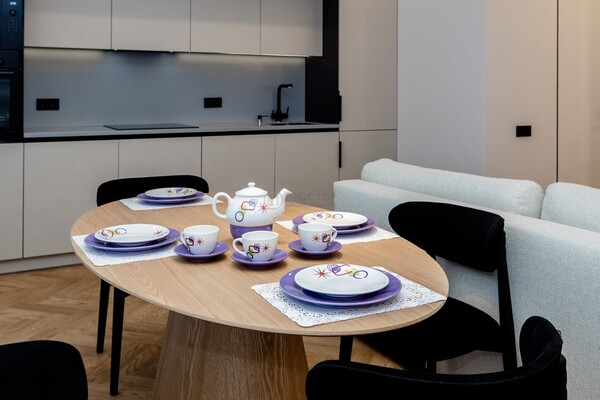 Продам трехкомнатную (3-комн.) квартиру, Шмитовский проезд, 39к6, Москва г