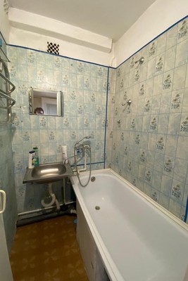 Продам двухкомнатную (2-комн.) квартиру, Островского ул, 162а, Армавир г