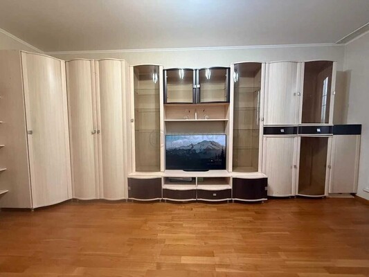 Продам трехкомнатную (3-комн.) квартиру, 800-летия Москвы ул, 32, Москва г