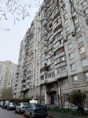 Продам трехкомнатную (3-комн.) квартиру, 800-летия Москвы ул, 32, Москва г