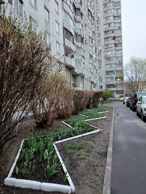 Продам трехкомнатную (3-комн.) квартиру, 800-летия Москвы ул, 32, Москва г