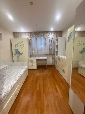 Продам трехкомнатную (3-комн.) квартиру, 800-летия Москвы ул, 32, Москва г