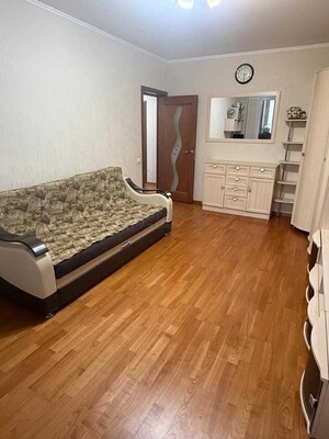 Продам трехкомнатную (3-комн.) квартиру, 800-летия Москвы ул, 32, Москва г