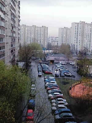 Продам трехкомнатную (3-комн.) квартиру, 800-летия Москвы ул, 32, Москва г