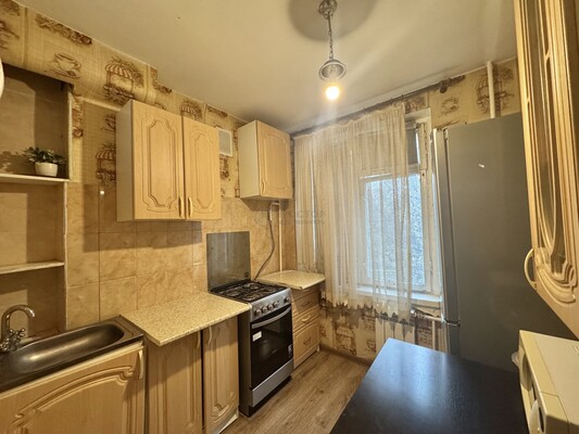 Продам двухкомнатную (2-комн.) квартиру, Большая Юшуньская ул, 6, Москва г