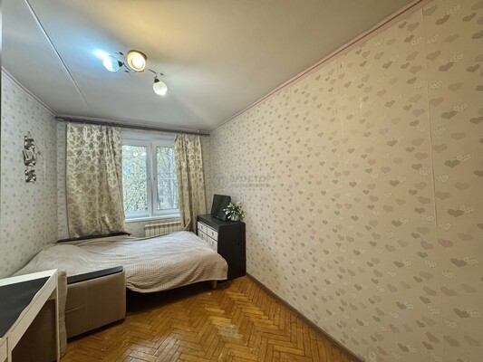 Продам двухкомнатную (2-комн.) квартиру, Большая Юшуньская ул, 6, Москва г