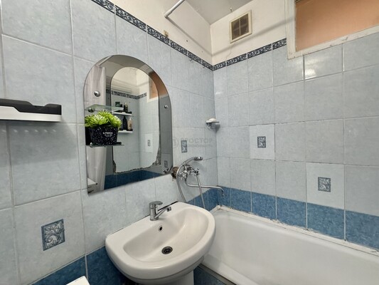 Продам двухкомнатную (2-комн.) квартиру, Большая Юшуньская ул, 6, Москва г