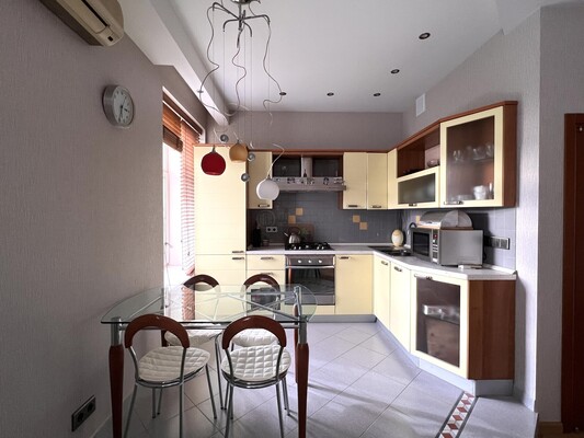 Продам многокомнатную квартиру, Ленинградское ш, 13к1, Москва г