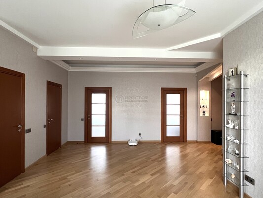 Продам многокомнатную квартиру, Ленинградское ш, 13к1, Москва г