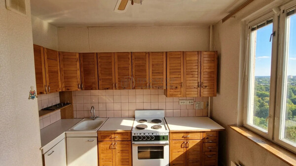 Продам однокомнатную (1-комн.) квартиру, Литовский б-р, 5/10, Москва г