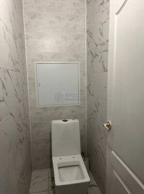 Продам трехкомнатную (3-комн.) квартиру, Алабяна ул, 10к2, Москва г