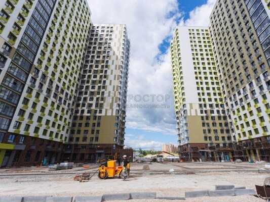 Продам двухкомнатную (2-комн.) квартиру, Александровская ул, 4, Петрово-Дальнее с