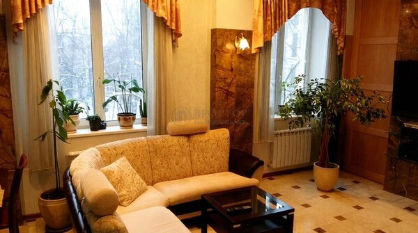 Продам трехкомнатную (3-комн.) квартиру, Винокурова ул, 5/6к1, Москва г