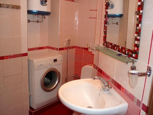 Продам трехкомнатную (3-комн.) квартиру, Винокурова ул, 5/6к1, Москва г