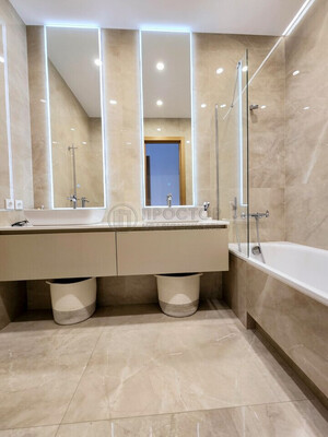 Продам многокомнатную квартиру, Янковского ул, 1к1, Москва г