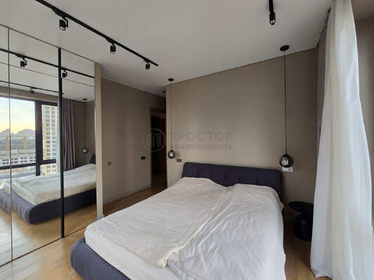 Продам многокомнатную квартиру, Янковского ул, 1к1, Москва г