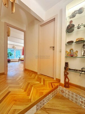 Продам трехкомнатную (3-комн.) квартиру, Домодедовская ул, 4, Москва г