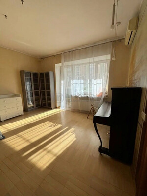 Продам двухкомнатную (2-комн.) квартиру, Кастанаевская ул, 13, Москва г