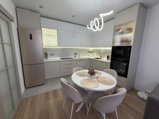 Продам трехкомнатную (3-комн.) квартиру, Люблинская ул, 74к3, Москва г