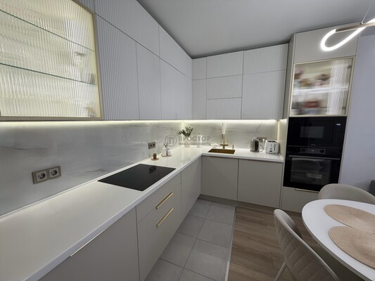 Продам трехкомнатную (3-комн.) квартиру, Люблинская ул, 74к3, Москва г