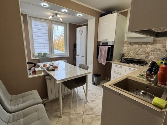 Продам двухкомнатную (2-комн.) квартиру, Балаклавский пр-кт, 24к2, Москва г