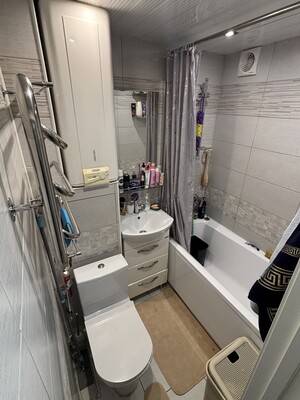 Продам двухкомнатную (2-комн.) квартиру, Балаклавский пр-кт, 24к2, Москва г