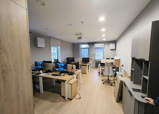 Продам коммерческое помещение 700,8 м2, Фруктовая ул, 7к2, Москва г