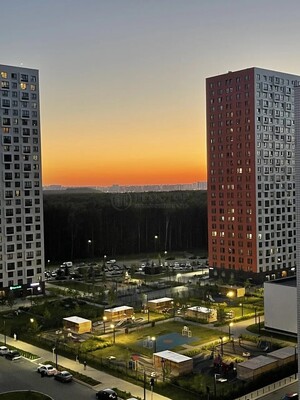 Продам трехкомнатную (3-комн.) квартиру, Саларьевская ул, 14к2, Московский п