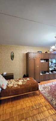 Продам однокомнатную (1-комн.) квартиру, Ореховый б-р, 7к2, Москва г