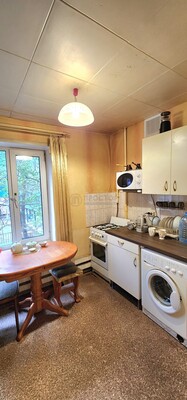 Продам однокомнатную (1-комн.) квартиру, Ореховый б-р, 7к2, Москва г