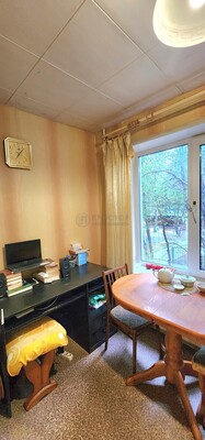 Продам однокомнатную (1-комн.) квартиру, Ореховый б-р, 7к2, Москва г