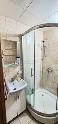 Продам однокомнатную (1-комн.) квартиру, Ореховый б-р, 7к2, Москва г