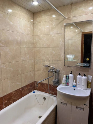 Продам двухкомнатную (2-комн.) квартиру, Домодедовская ул, 11к1, Москва г