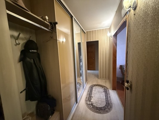 Продам трехкомнатную (3-комн.) квартиру, Дружбы ул, 62, Симферополь г