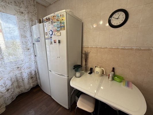 Продам трехкомнатную (3-комн.) квартиру, Победы пр-кт, 82, Симферополь г