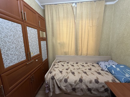 Продам трехкомнатную (3-комн.) квартиру, Победы пр-кт, 82, Симферополь г