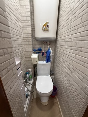 Продам трехкомнатную (3-комн.) квартиру, Победы пр-кт, 82, Симферополь г