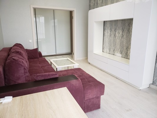 Продам двухкомнатную (2-комн.) квартиру, Старозенитная ул, 5, Симферополь г