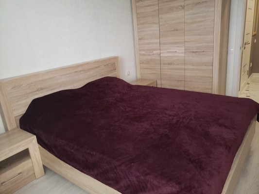 Продам двухкомнатную (2-комн.) квартиру, Старозенитная ул, 5, Симферополь г