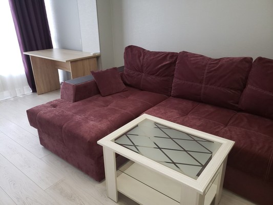 Продам двухкомнатную (2-комн.) квартиру, Старозенитная ул, 5, Симферополь г