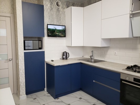 Продам двухкомнатную (2-комн.) квартиру, Старозенитная ул, 5, Симферополь г