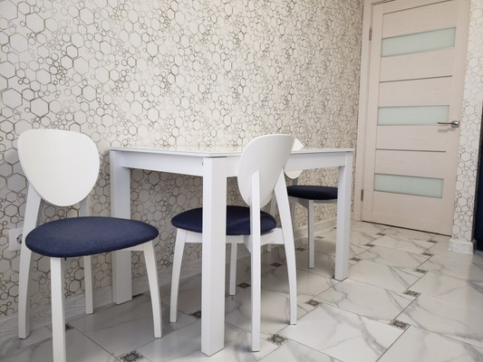 Продам двухкомнатную (2-комн.) квартиру, Старозенитная ул, 5, Симферополь г