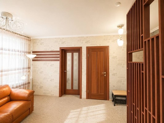 Продам двухкомнатную (2-комн.) квартиру, Фатыха Амирхана ул, 23, Казань г