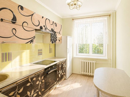 Продам двухкомнатную (2-комн.) квартиру, Фатыха Амирхана ул, 23, Казань г