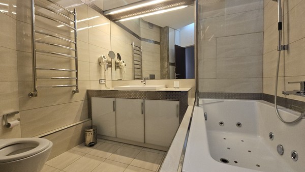 Сдам трехкомнатную (3-комн.) квартиру, Ленинградское ш, 130к3, Москва г