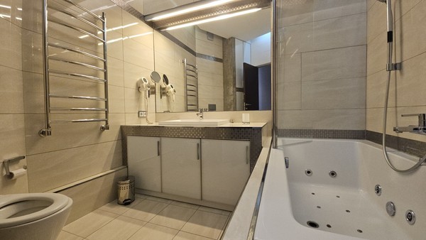 Сдам трехкомнатную (3-комн.) квартиру, Ленинградское ш, 130к3, Москва г